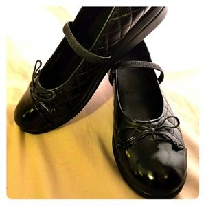 SHOES FOR CREW